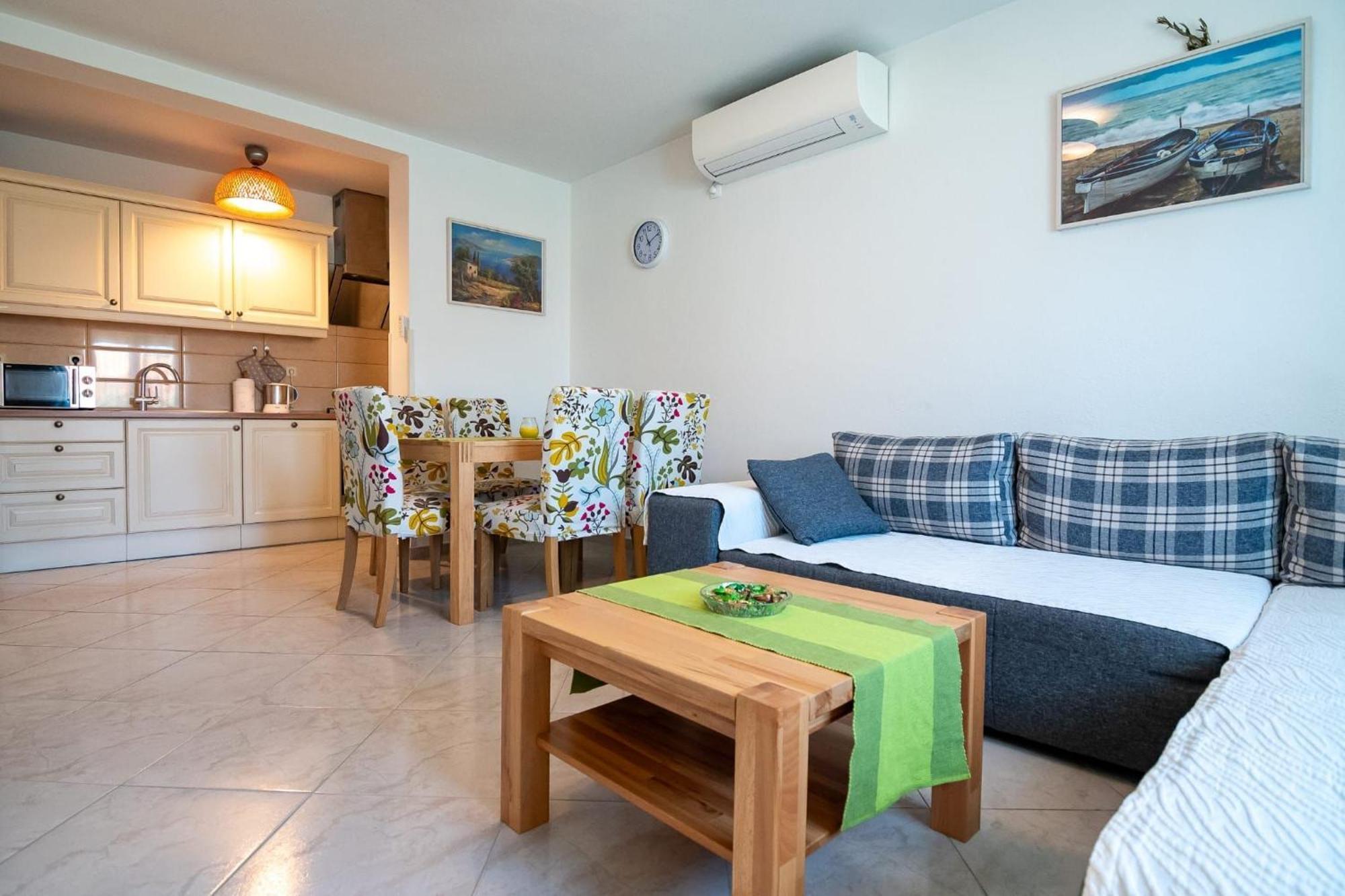 Apartments Kaja 포스티라 외부 사진